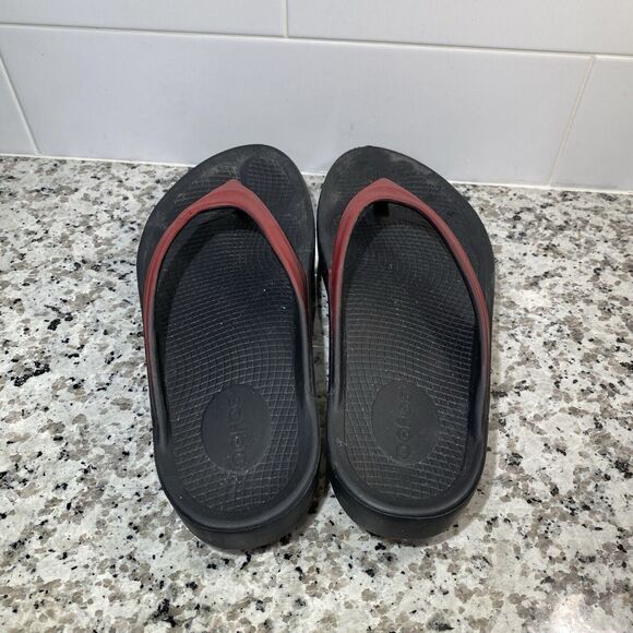 Oofos Oolala Women's Thong Sandals Size 11 Black Red Calypso Ombre Fade Recovery - Picture 5 of 8